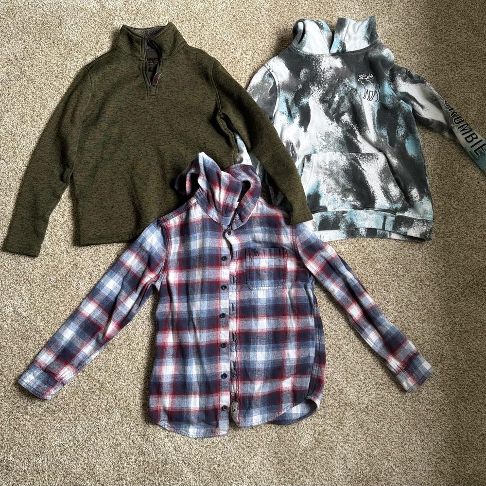 Boys Size M (10-12) Lot of 3 Sweatshirts (Abercrombie and Victory Sportswear)